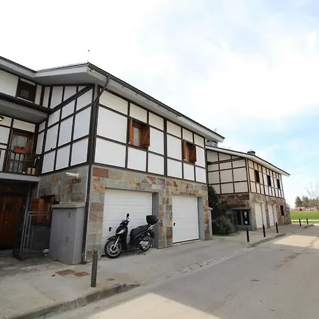 Chalet Junto A La Ciudadela De Jaca Exterior foto
