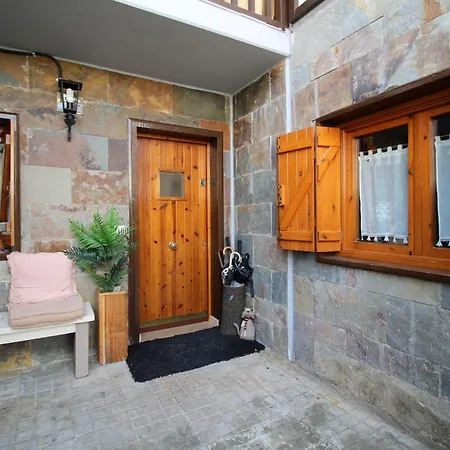 Chalet Junto A La Ciudadela De Jaca Exterior foto
